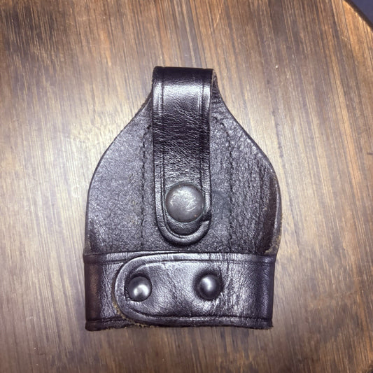 Aker 503 Bikini Handcuff Case Black Plain Leather RARE With Belt Clip0