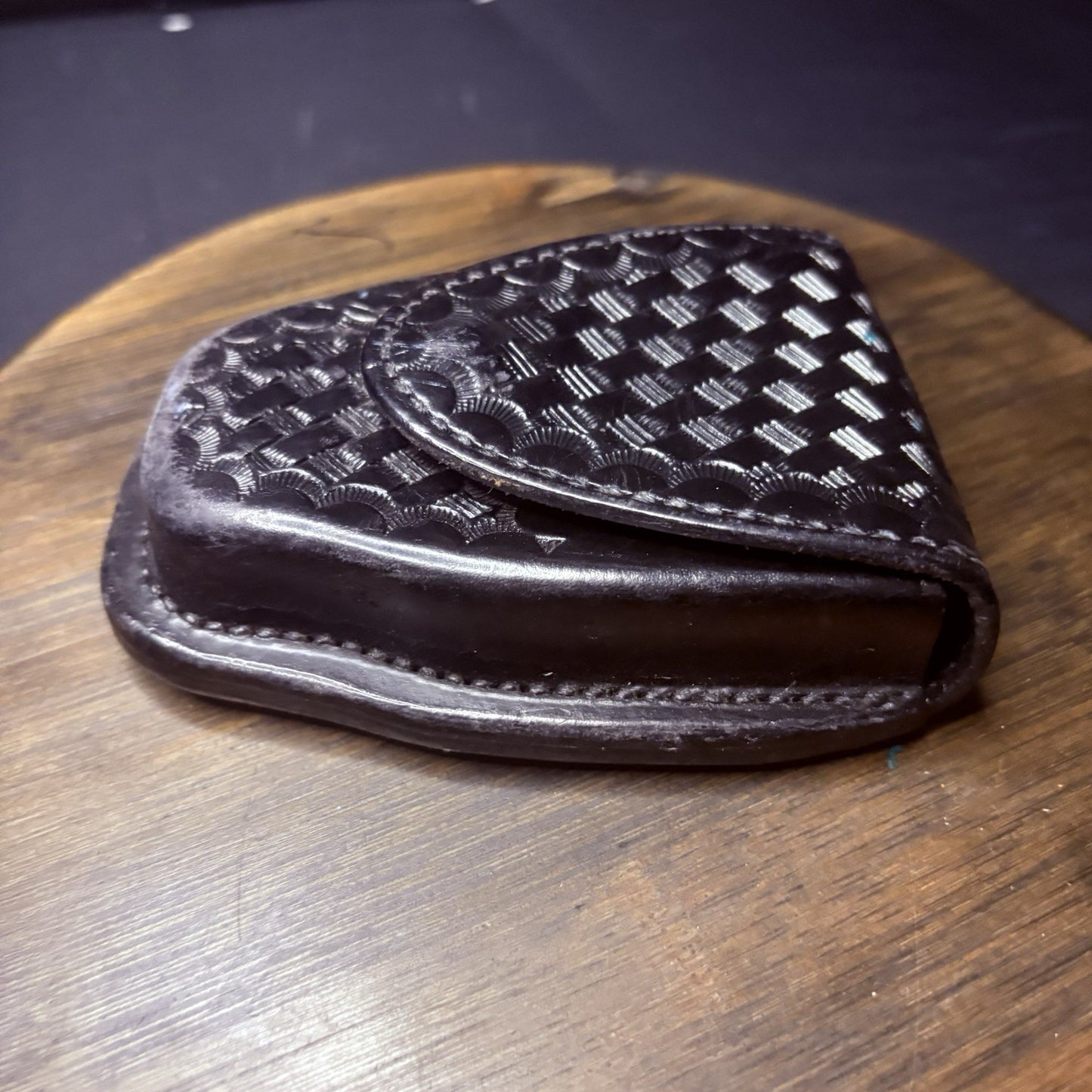 AETCO Handcuff Case, Black, Basket Weave Leather, Hidden Snap4