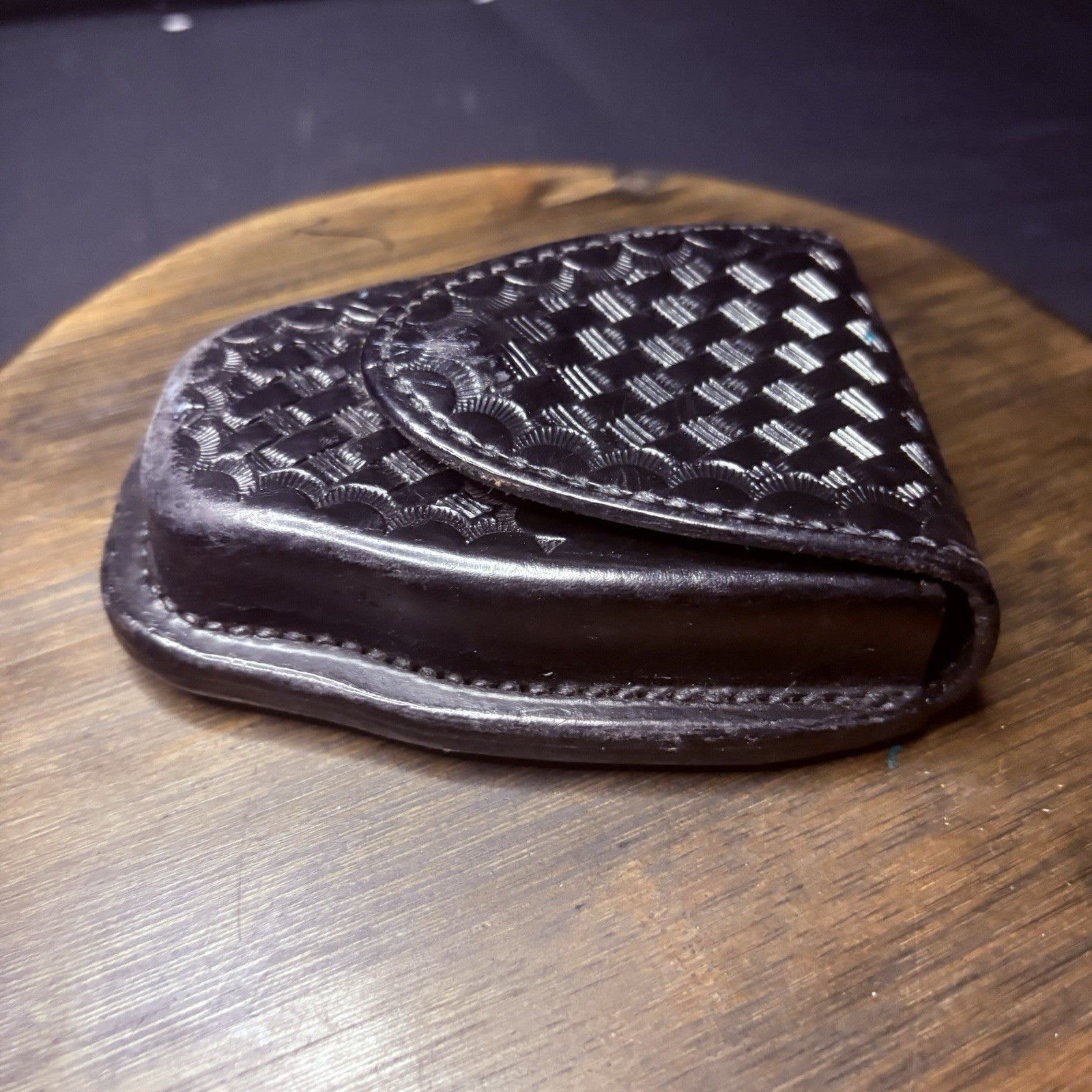 AETCO Handcuff Case, Black, Basket Weave Leather, Hidden Snap4