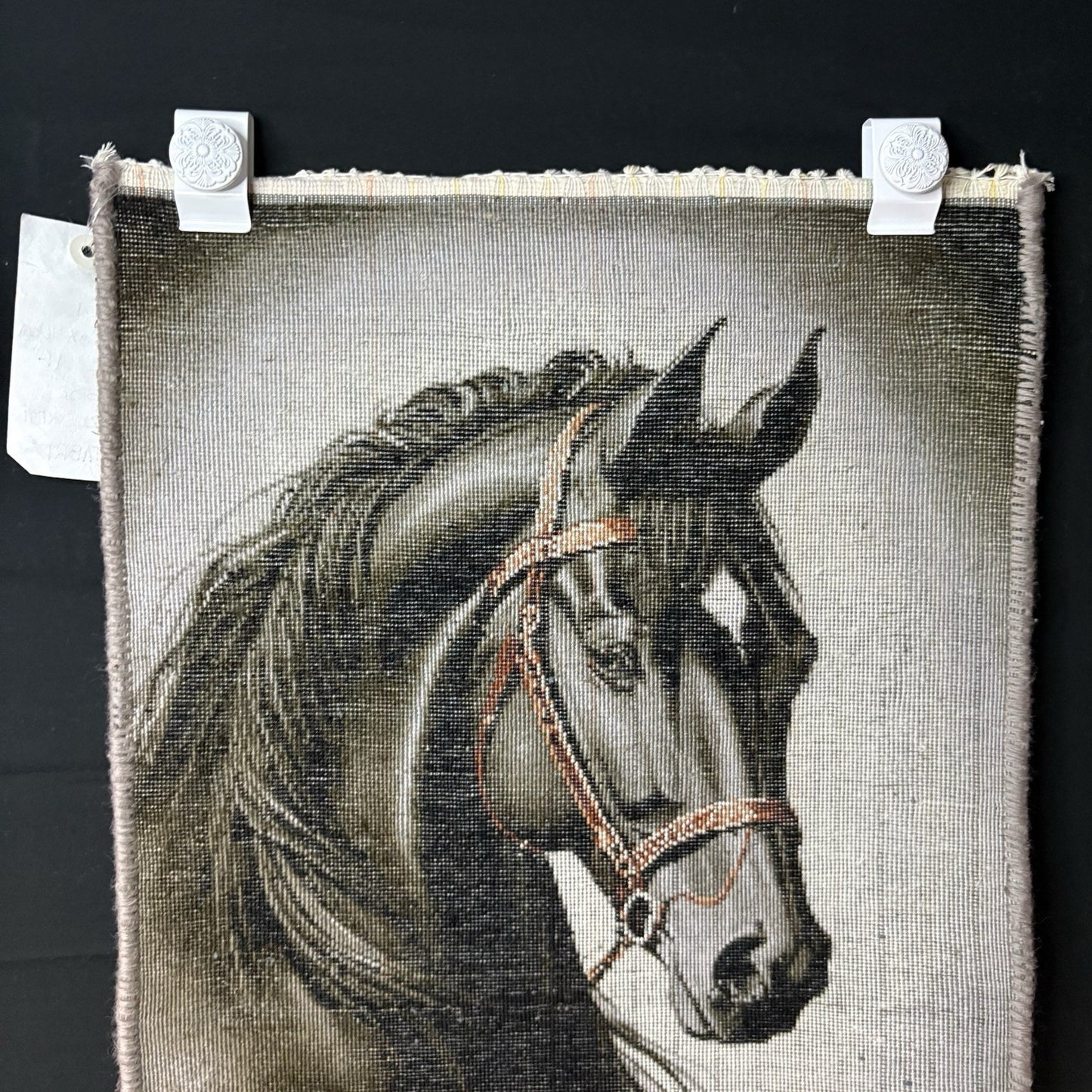 Pictorial Rug Hand Knotted Horse 22”x16” 55X40cm w/Rug Hangers18