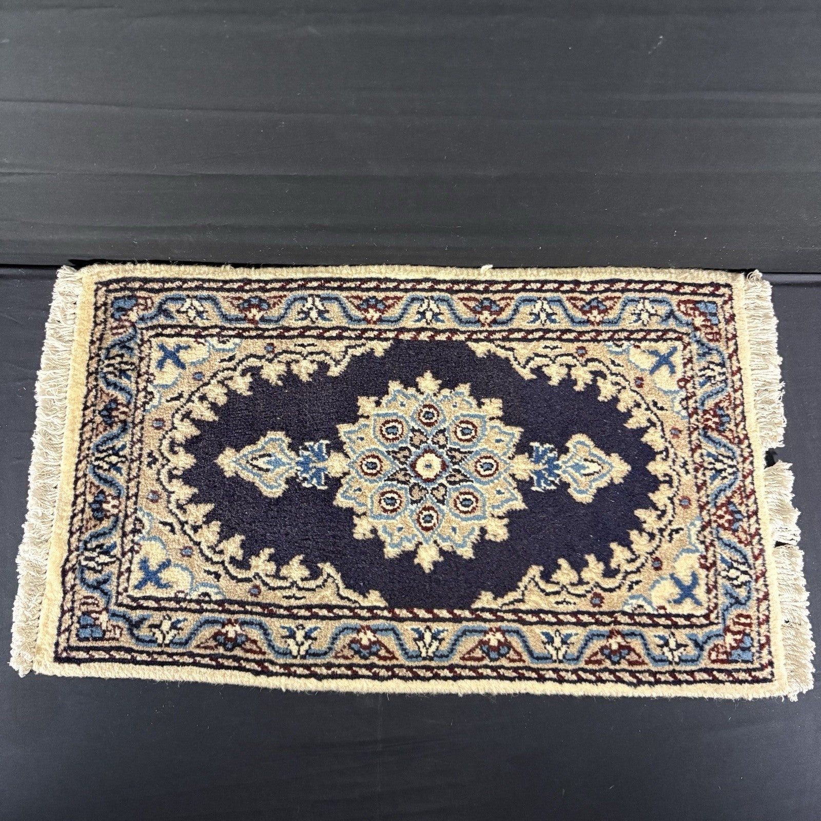 Persian Rug Hand Knotted Blue Medallion 2'x1' or 25"x15" or 40cm X 60cm 0