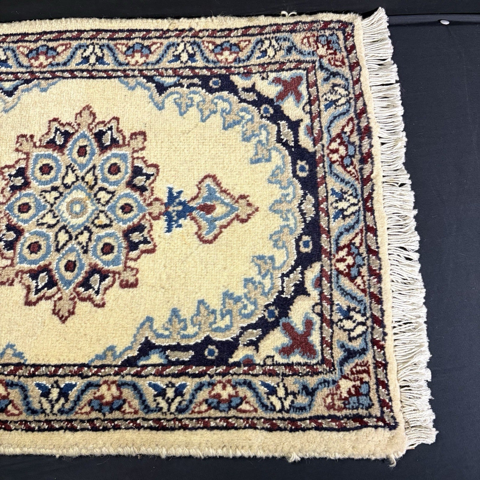 Rug Hand Knotted Blue Medallion 2'x1' or 23"x17" or 40cm X 60cm3