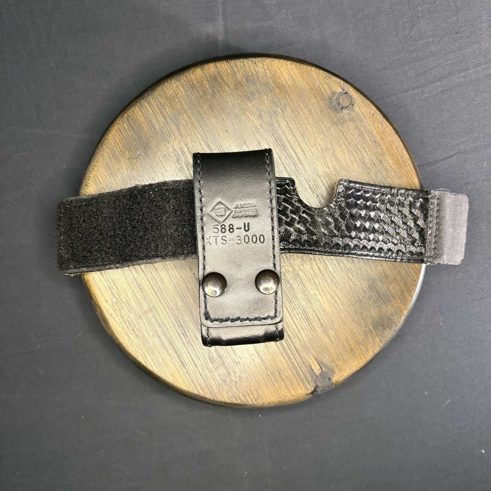 Aker Universal Radio Holder, 588U Basket Weave Leather3