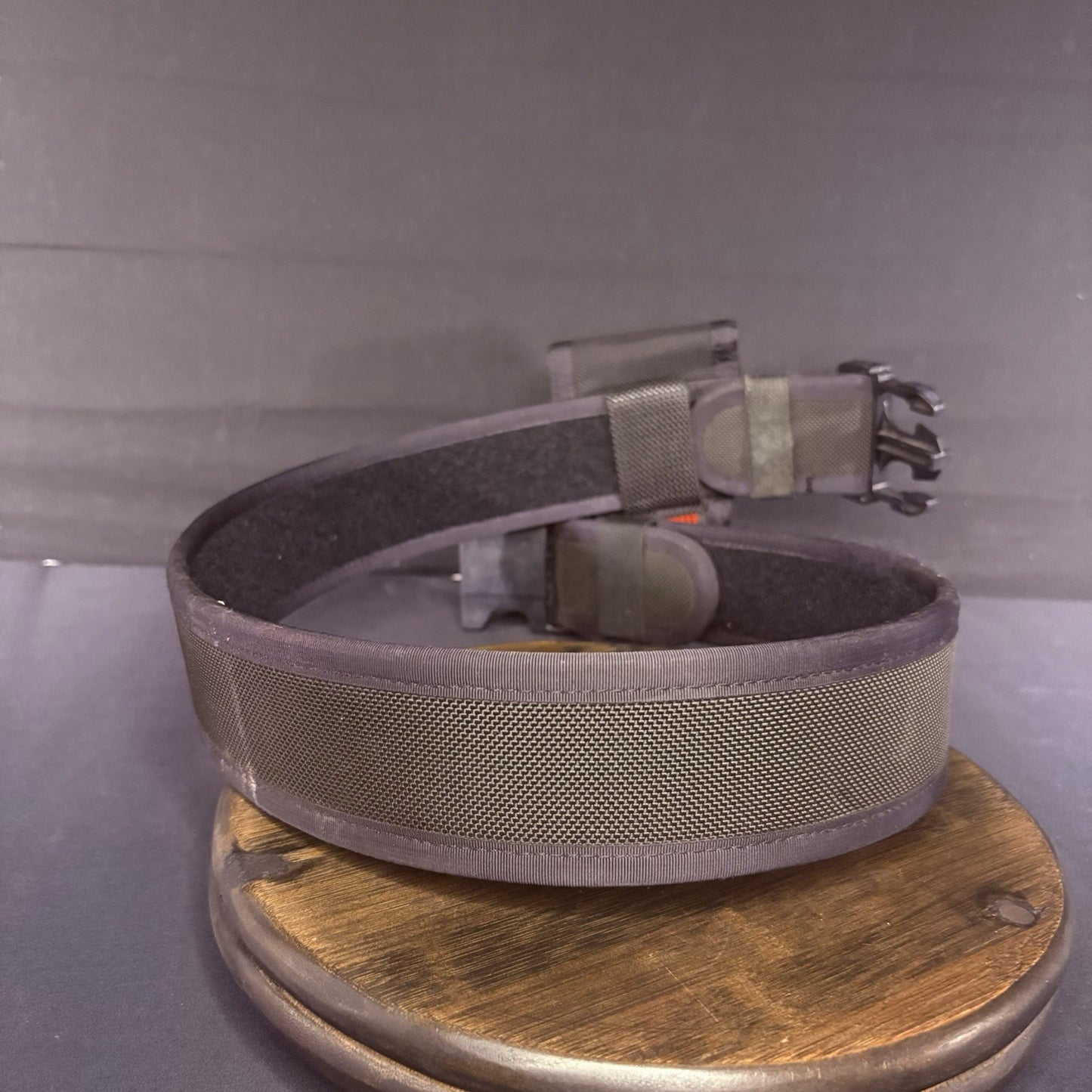 Bianchi Nylon Medium Belt Waist Size 34"- 40" AccuMold Duty Belt w/Handcuff Case6