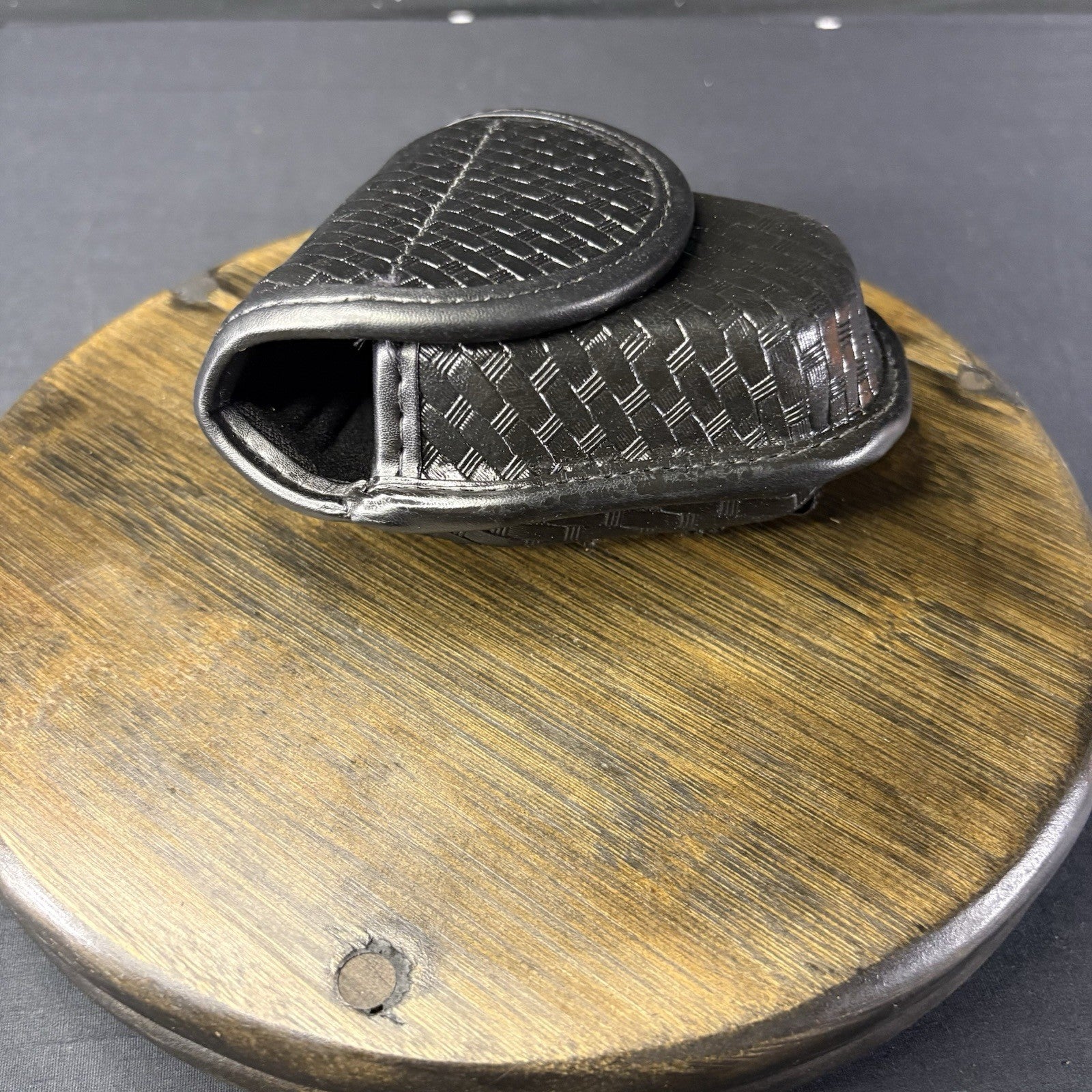 Bianchi Double Handcuff Case 7917 AccuMold Elite Covered Hidden Snap5