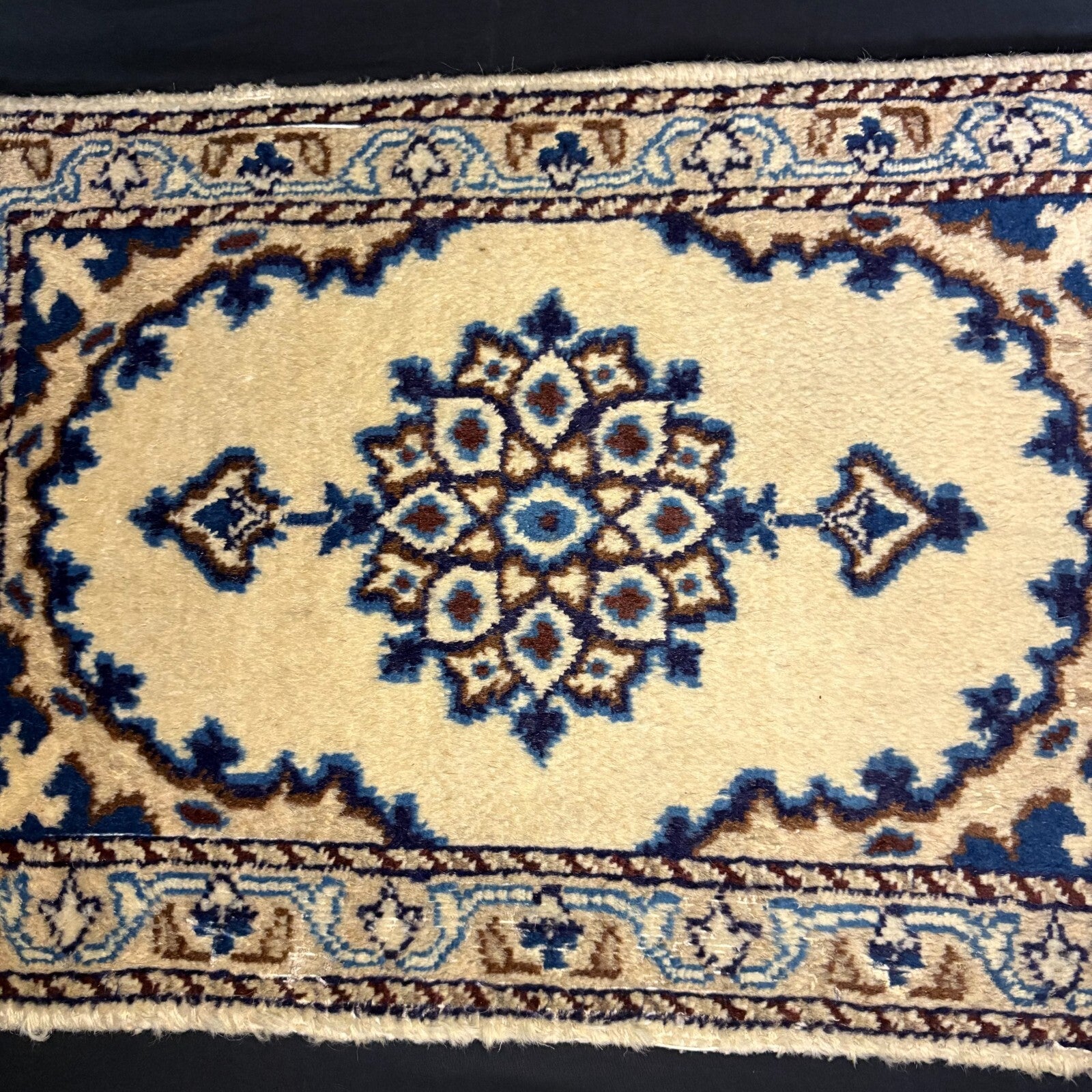 Persian Nain Rug Hand Knotted Blue Medallion 2'x1' or 23"x15" or 35cm X60cm 5
