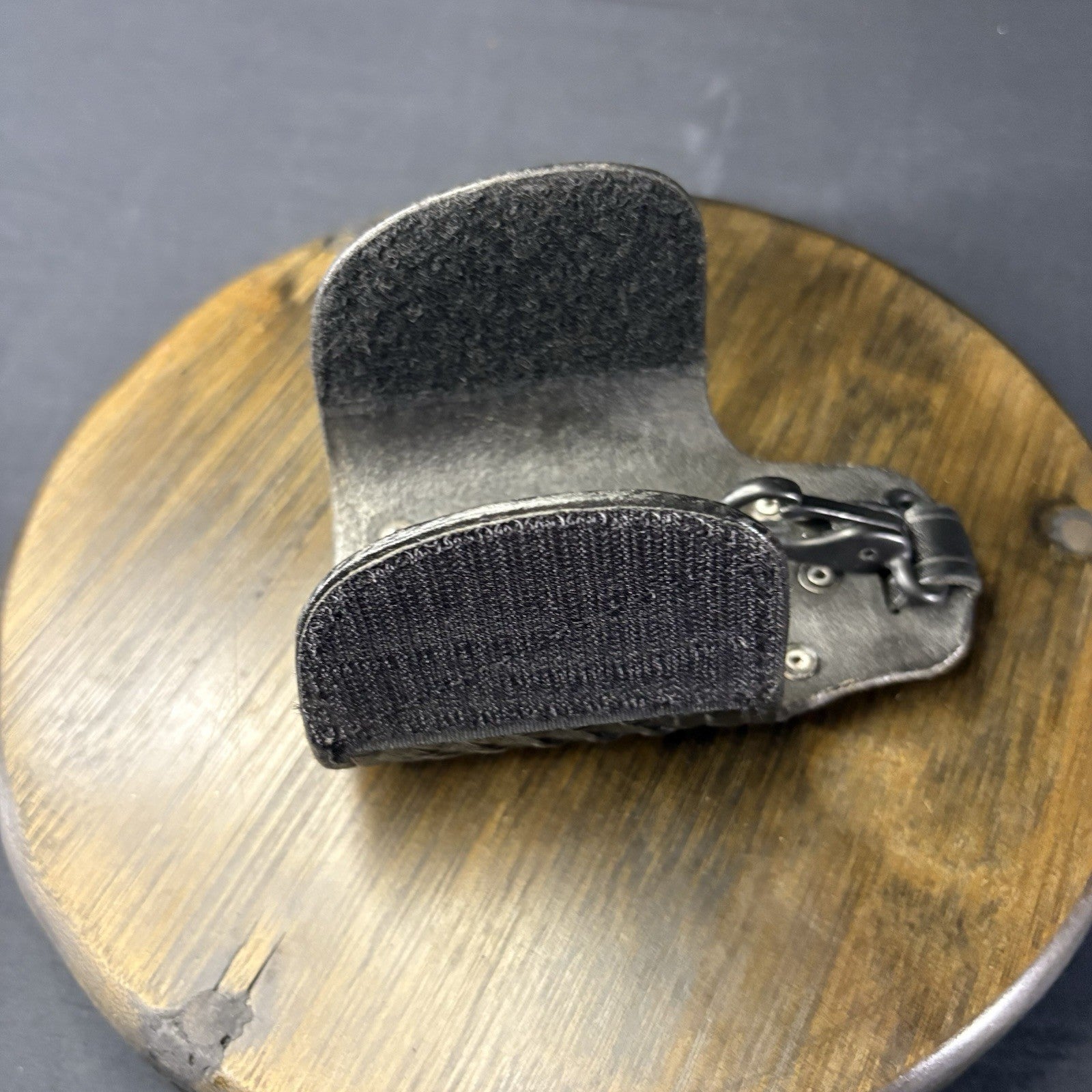 JS Leather Key Holder Basket Weave Quite Key Keeper With Clip5