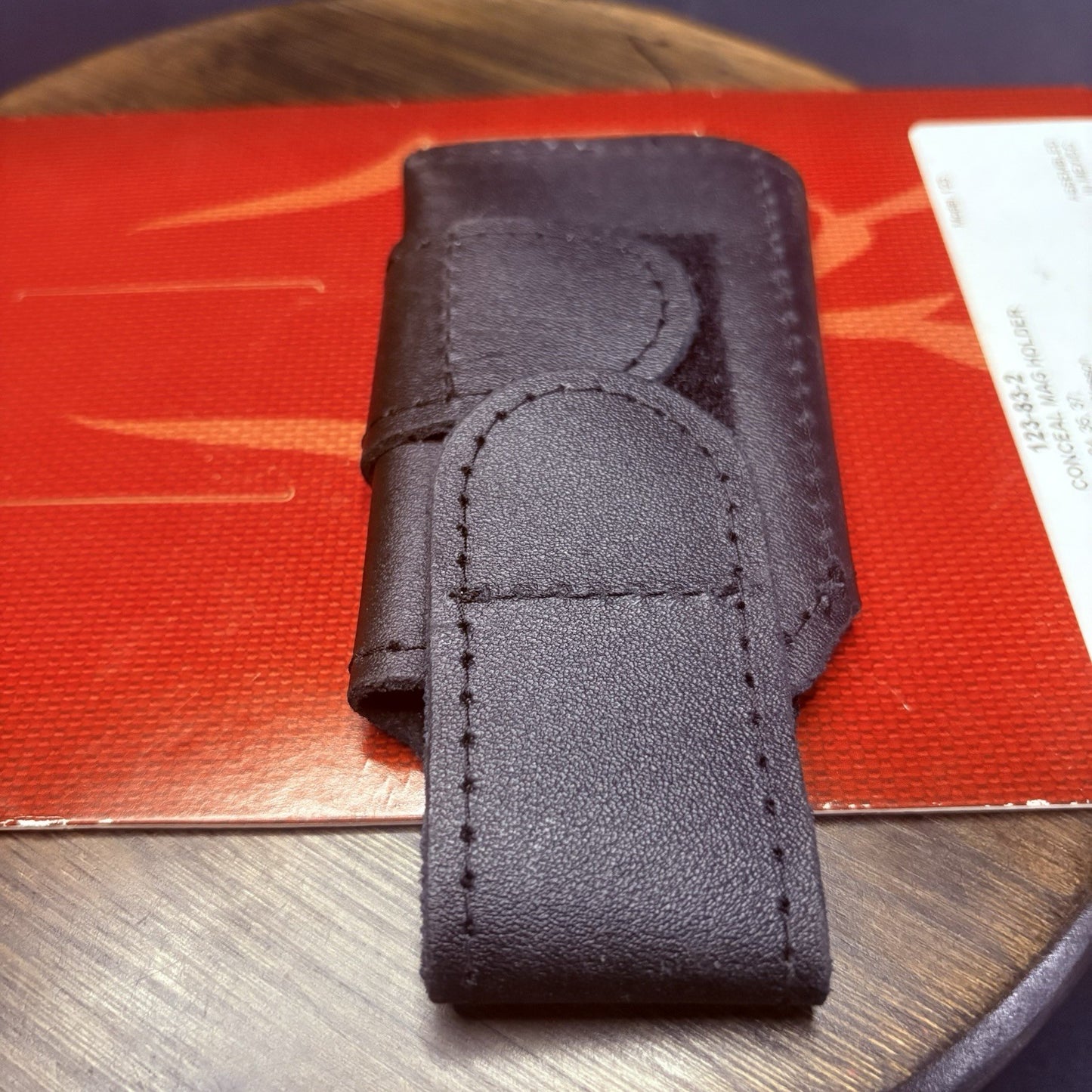 Safariland 123 Horizontal Single Magazine Holder Leather GLOCK 17, Beretta, S&W10