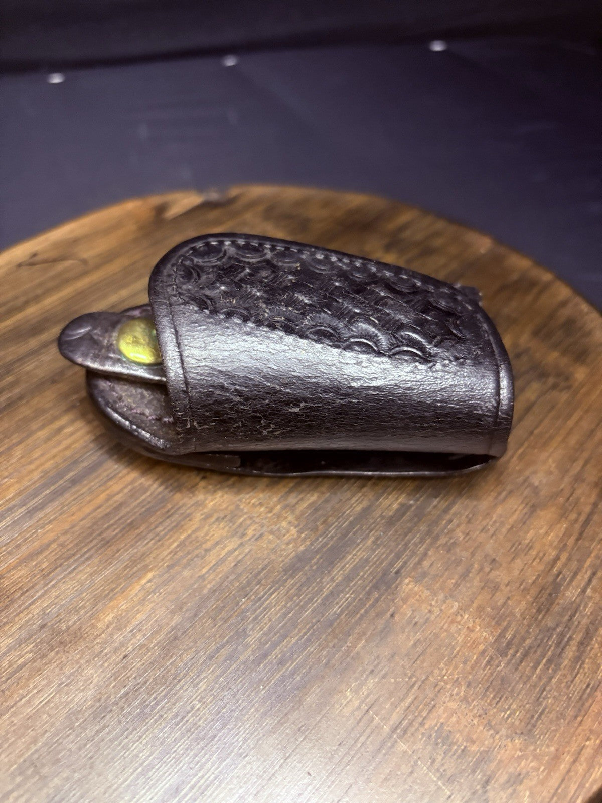 Silent Key Keeper Basket Weave Leather Holder Brass Snap3