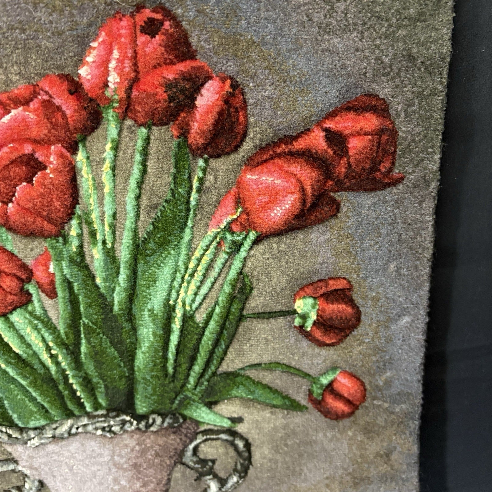 Pictorial Rug 3D Tulips Hand Knotted 27”x 20”  w/Rug Hangers11