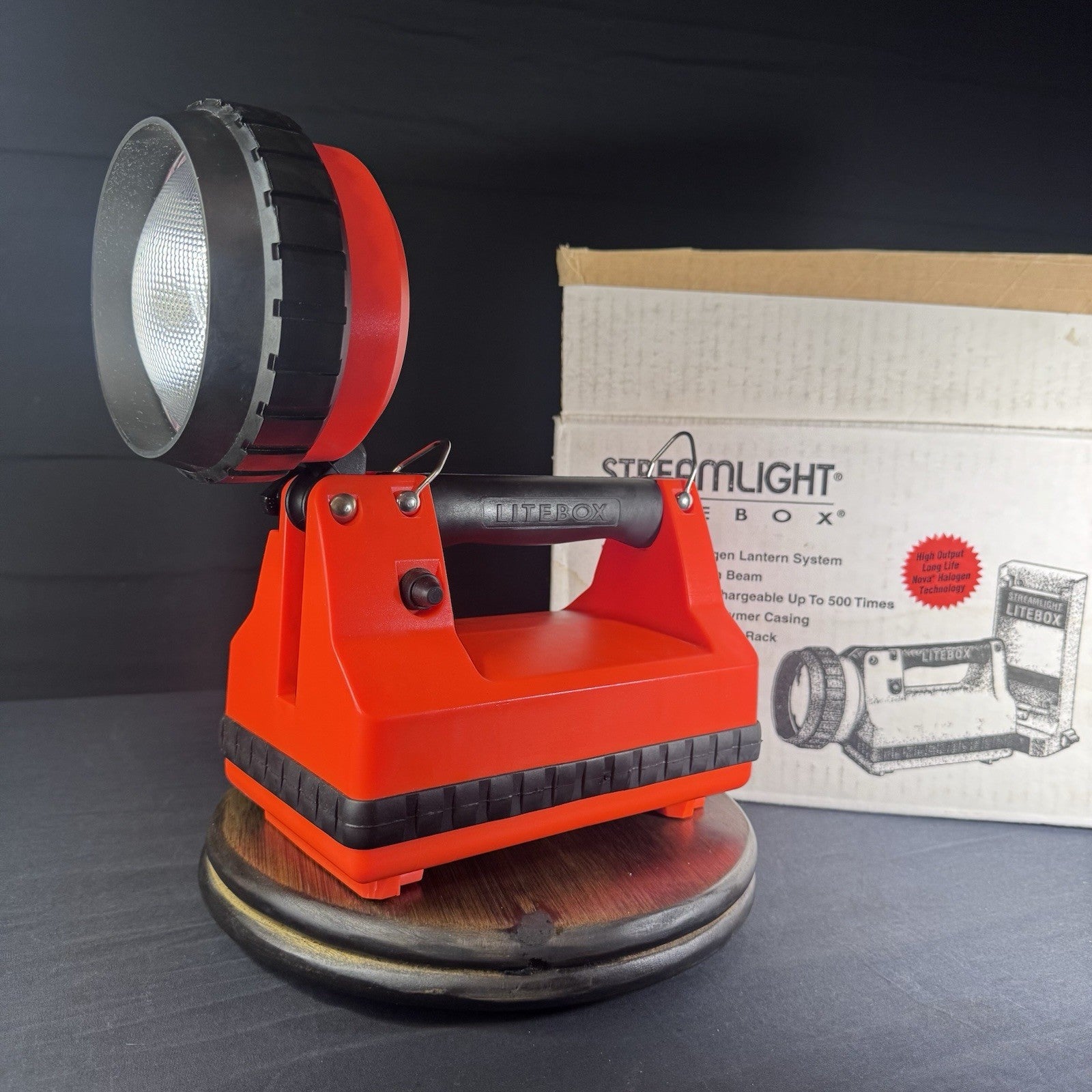 Streamlight Litebox Flashlight And Charger Needs Battery1