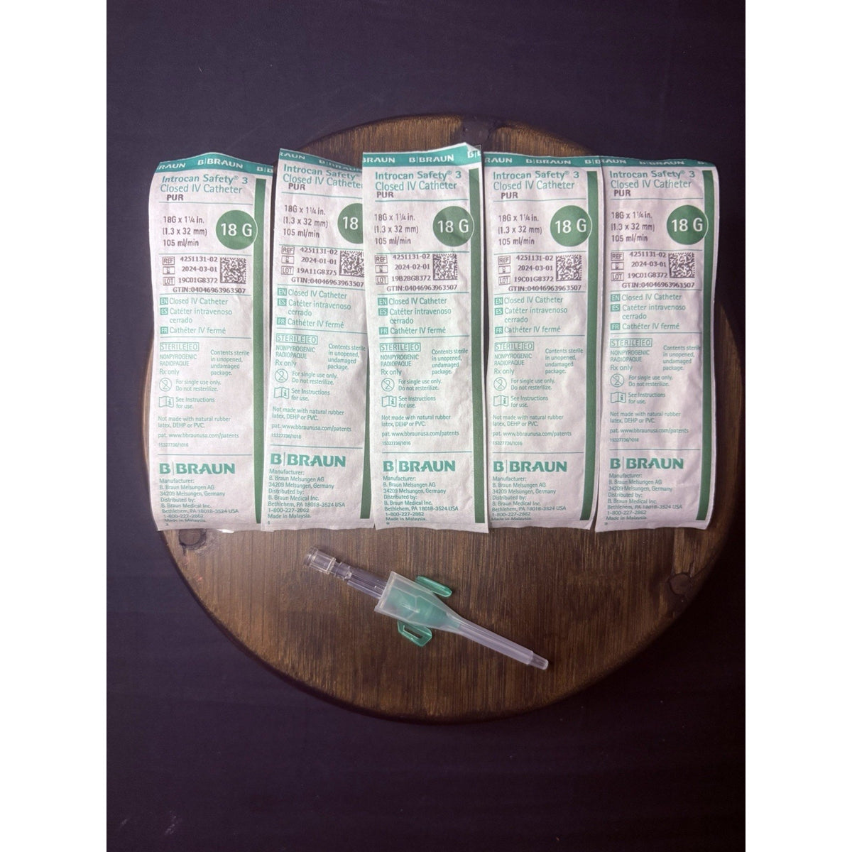 25PC Veterinary Introcan Saftey 3 Closed IV Catheter 18G x 1 1/4