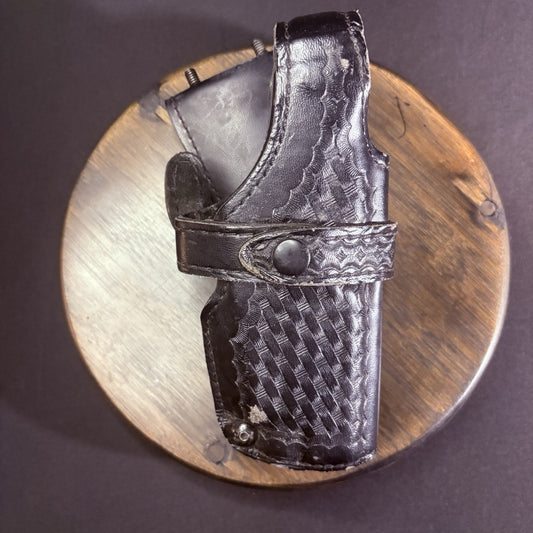 Safariland SIG P-226 Duty Holster w/ Retention Snap Strap Basketweave Leather