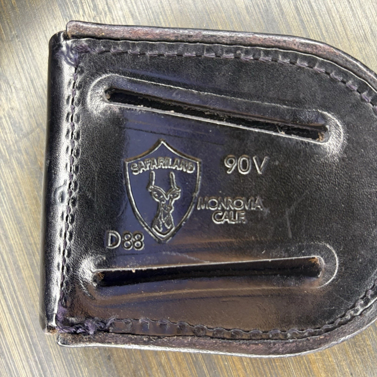 Safariland Handcuff Case 90V Black Leather Basket Weave Hook & Loop Closure