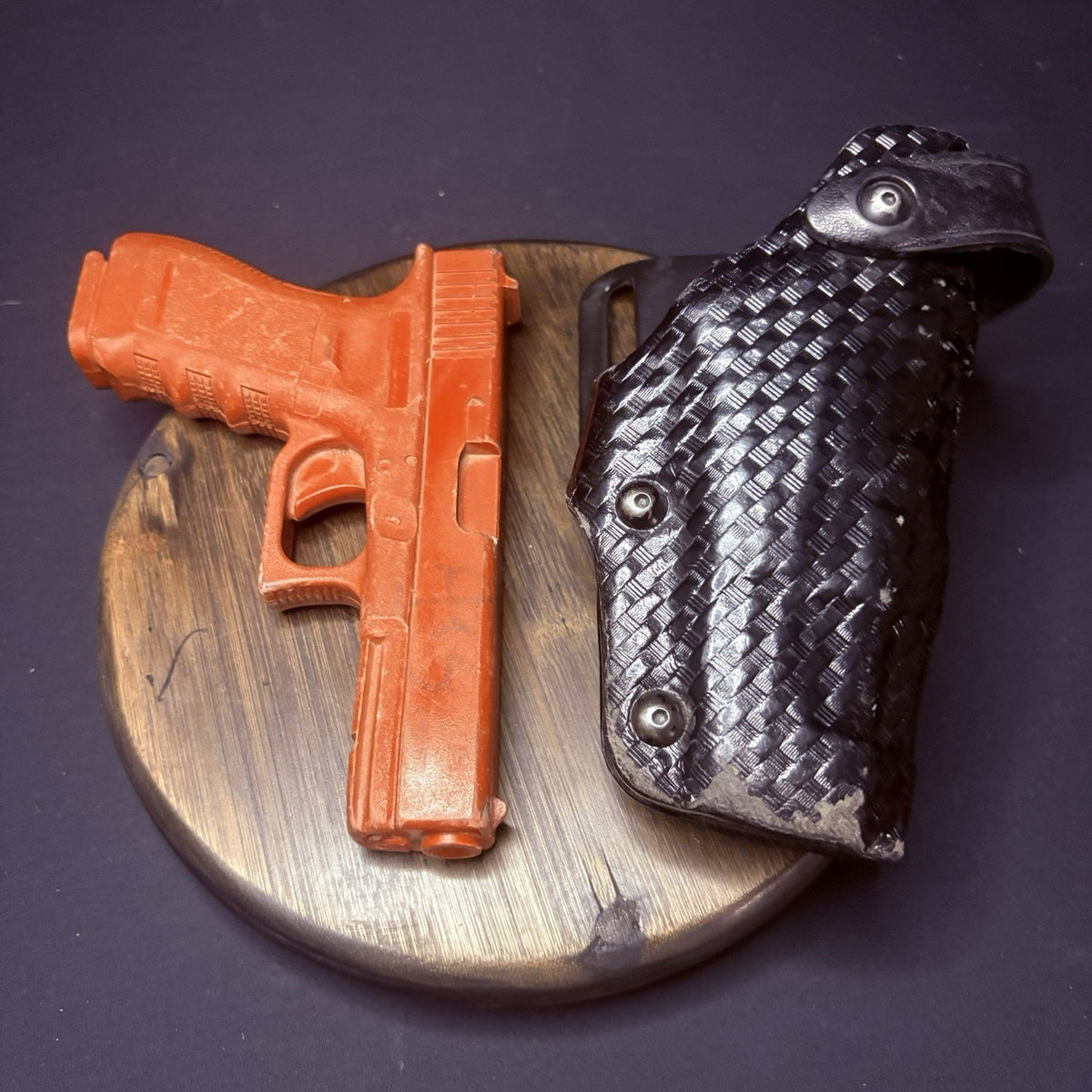 Safariland Glock 17/22 Duty Holster Right Hand Basketweave