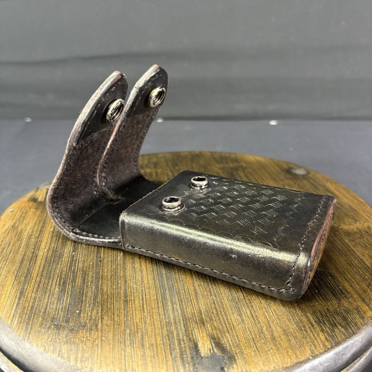 Safariland Leather Double Magazine Pouch Double Stack Brng 9mm S&W 59 .45 Auto