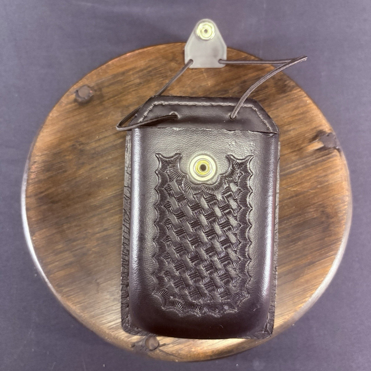 Safariland Swivel Radio Carrier Model 762-3-4 Basket Weave Leather 1.5"x3"x4.75"
