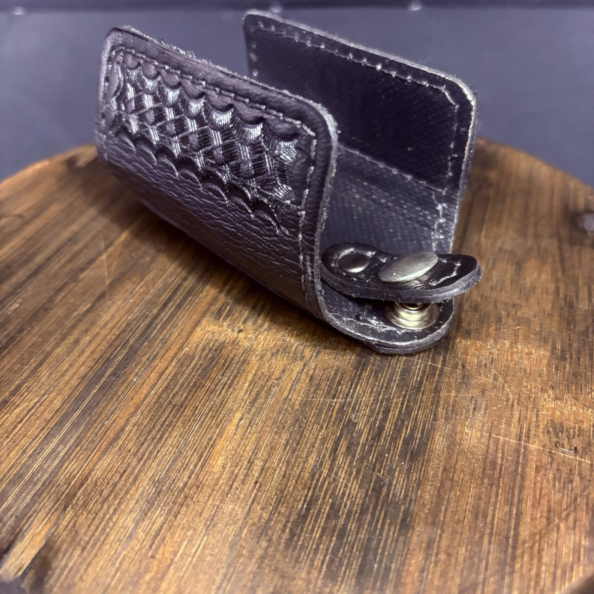 New Safariland Silent Key Ring Pouch Keeper Model 170-4 Leather Basket Weave