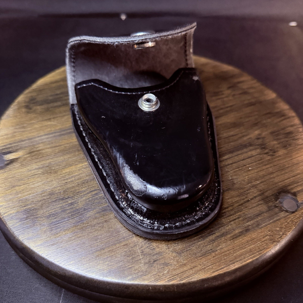 Gould & Goodrich Handuff Case Black High Gloss Leather Nickle Snap H71