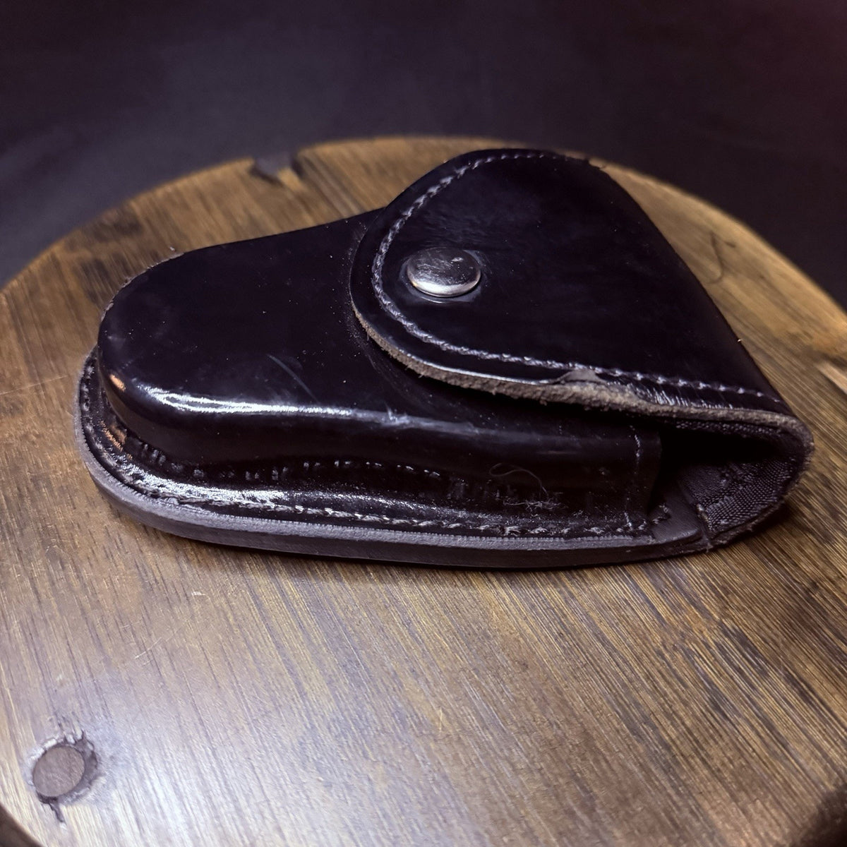 Gould & Goodrich Handuff Case Black High Gloss Leather Nickle Snap H80