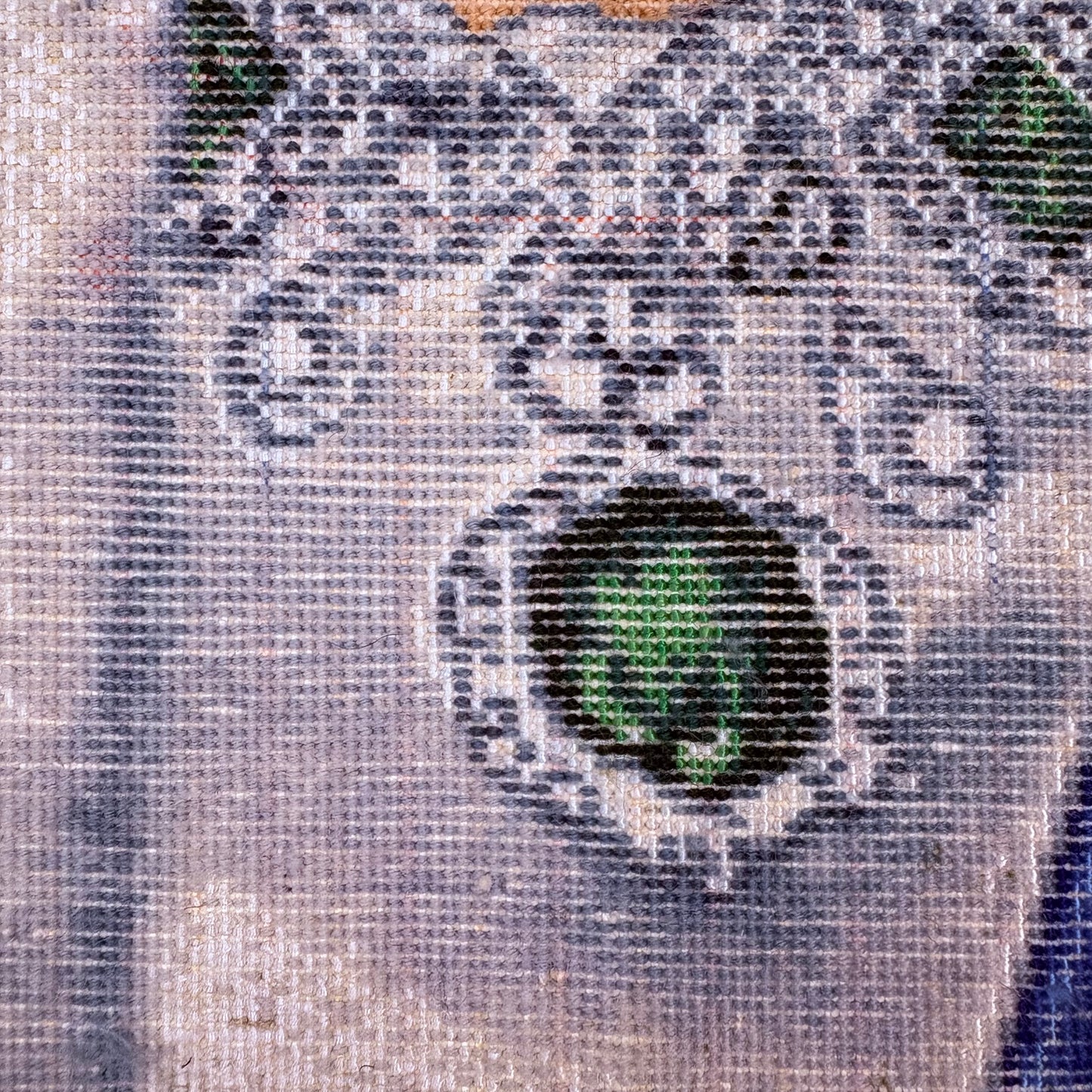 Persian Rug Queen of Iran Tabriz Pictorial Hand Knotted 50 Raj Empress Farah Pahlavi 23in x 16in or 58cm x 40cm Silk Foundation w/Rug Hangers