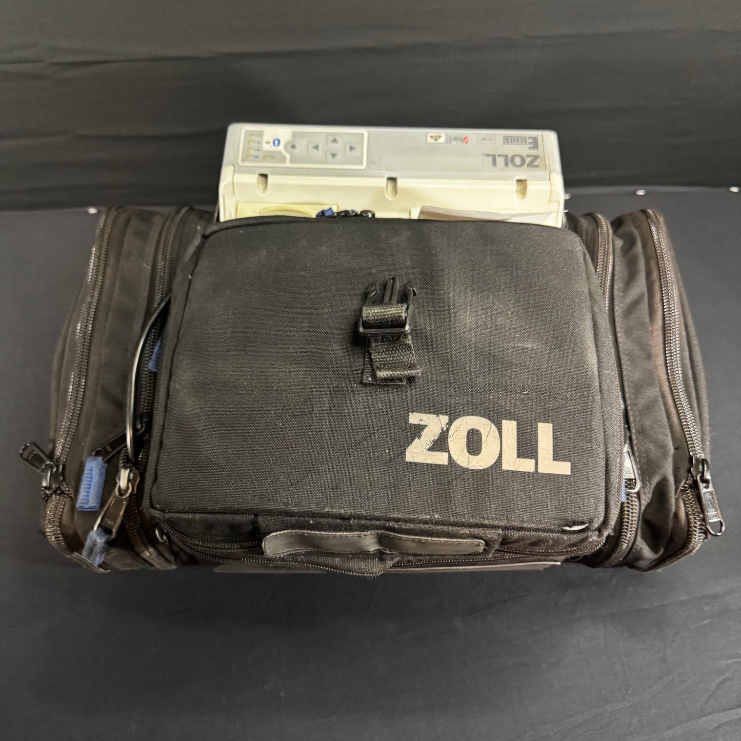 Zoll E-Series Defibrillator w/EMS Case full of Accessories!