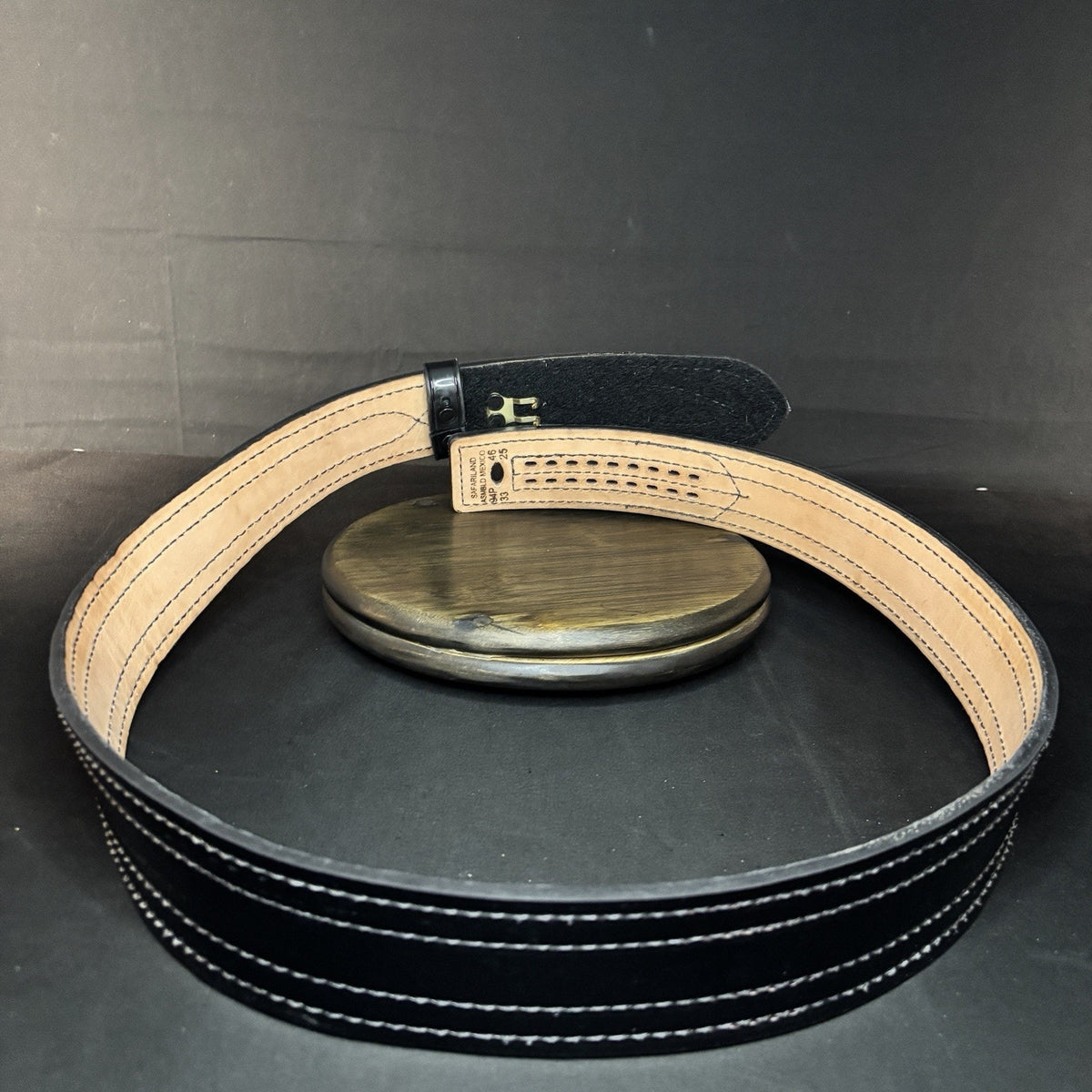 Safariland 94P Duty Belt Size 46" Hook & Loop Belt Keeper Leather 2.25 Hi-Gloss