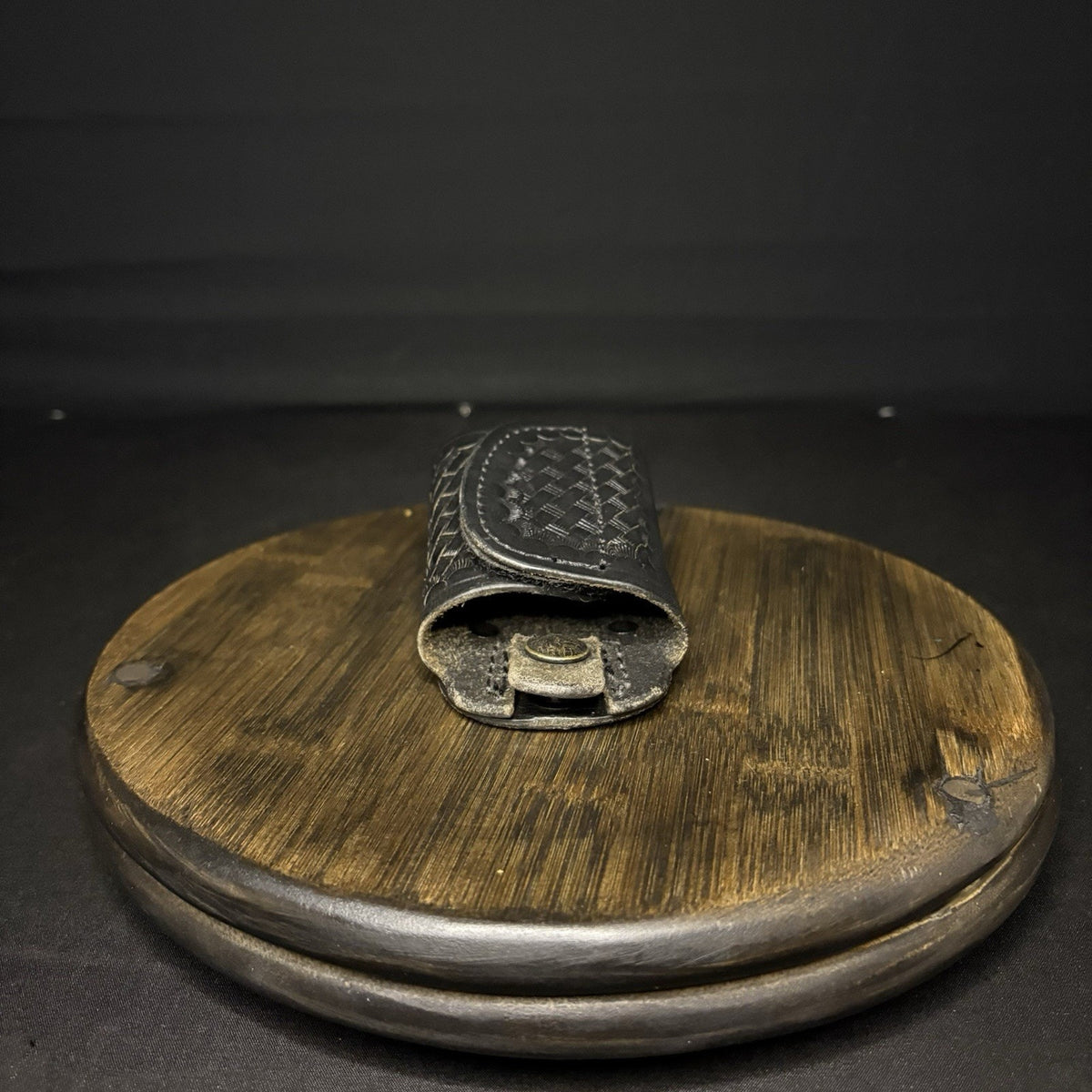 Aker Key Keeper Basket Weave Leather Quite Key Ring Holder Model 564