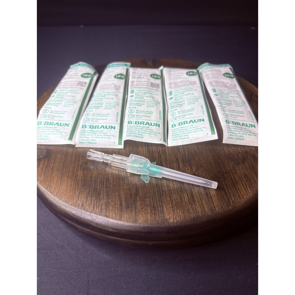 25PC Veterinary Introcan Saftey Winged FEP IV Catheter 18G x 1 1/4