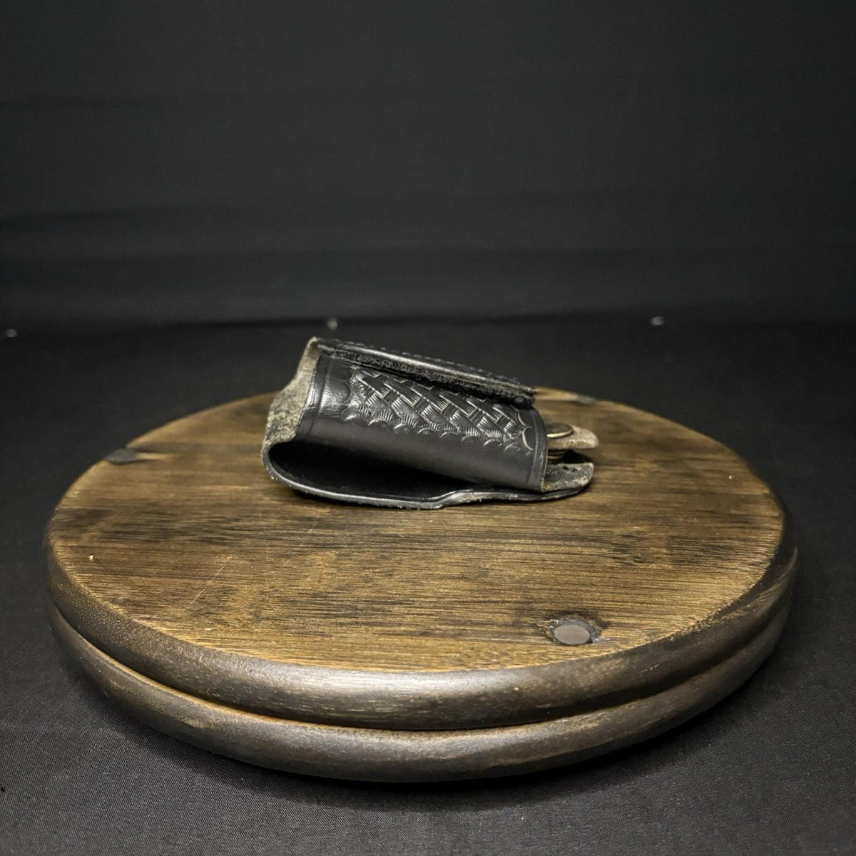 Aker Key Keeper Basket Weave Leather Quite Key Ring Holder Model 564