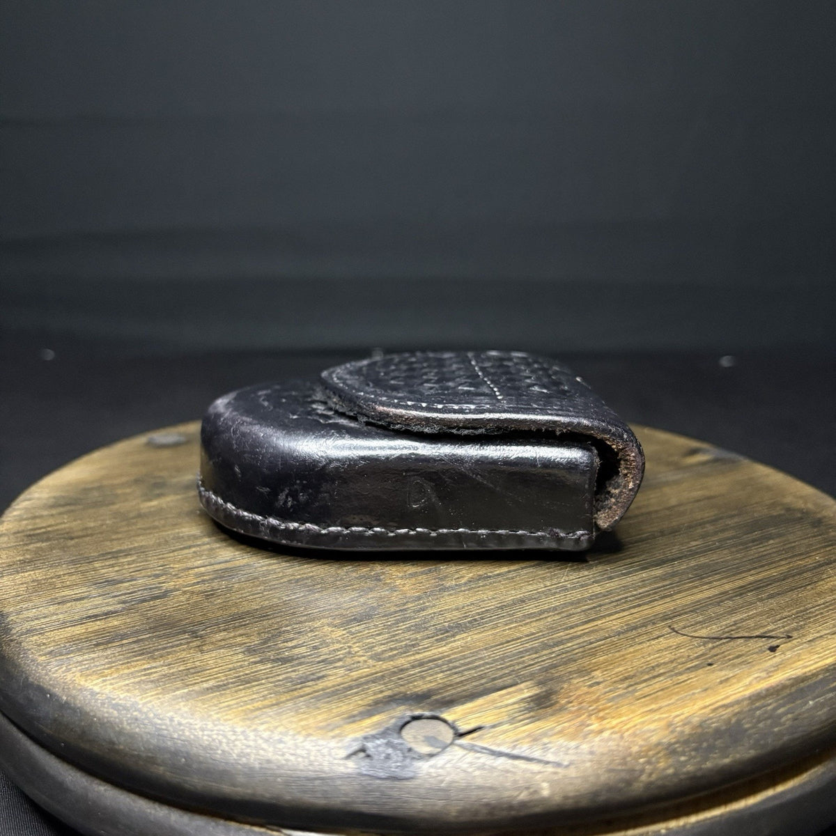 Safariland Handcuff Case 90V Black Leather Basket Weave Hook & Loop Closure