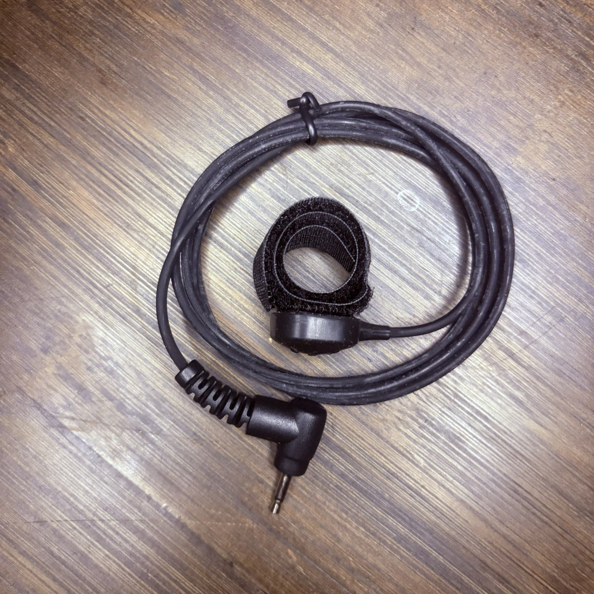 Two Way Radio Push To Talk Button 2.5mm Jack w/Ear Phone Connection (281/EP-PTT)