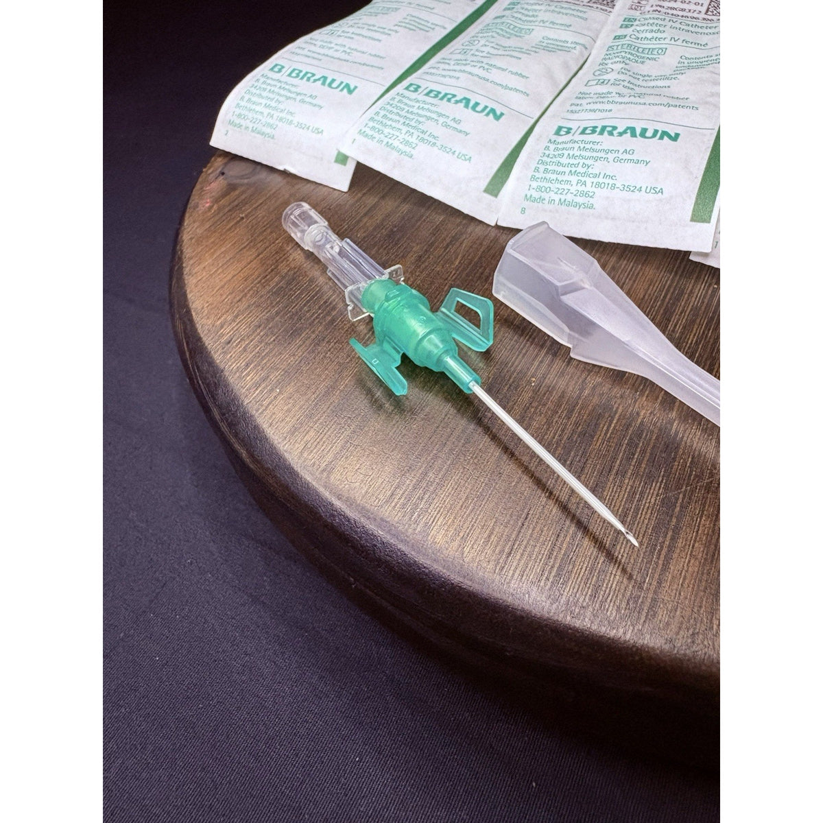 25PC Veterinary Introcan Saftey 3 Closed IV Catheter 18G x 1 1/4