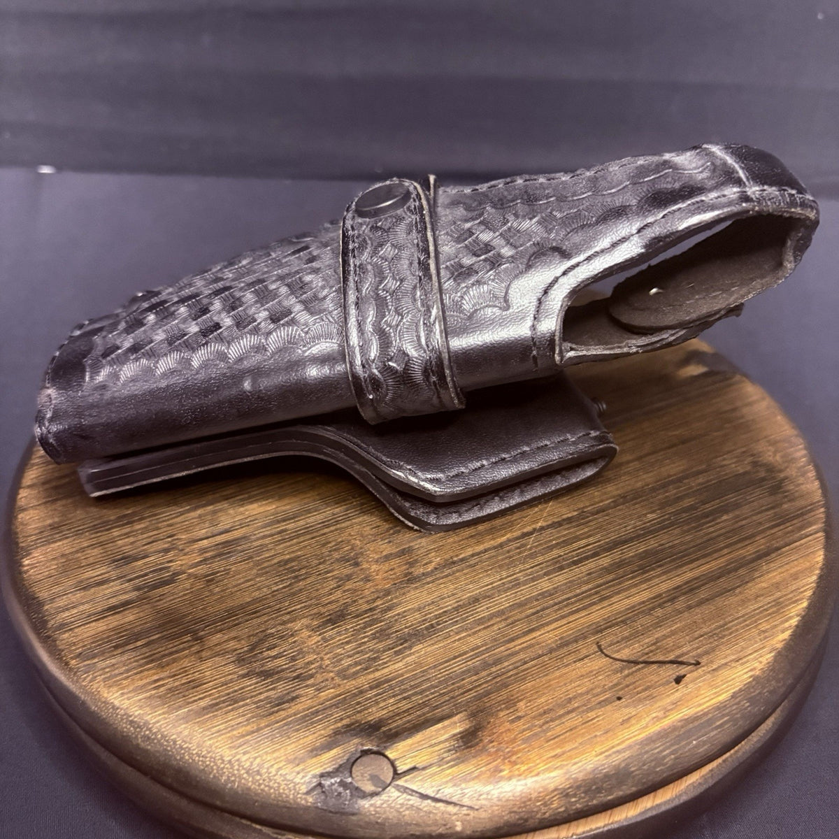 Safariland SIG P-226 Duty Holster 070 Retention Snap Strap, Black Basket Weave