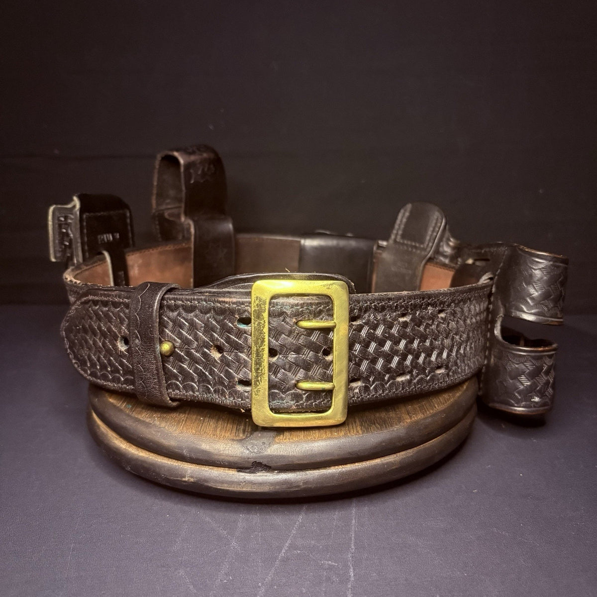 Bianchi Duty Belt 32" w/Mag Pouch, Key Keeper, Radio, Mace, Recorder Pouch