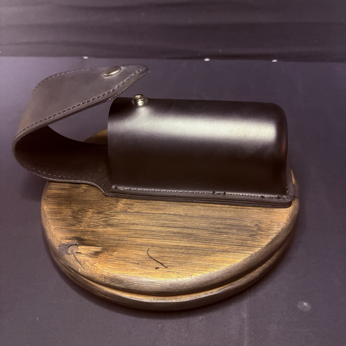 Safariland MK9 Mace Holder 38-6-2 Plain Black Leather Chrome Snap 2.25 Belt Loop