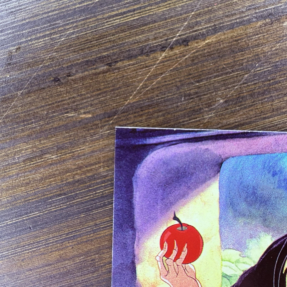 1994 SkyBox Disney Snow White #46 "Have a bite" High Grade Trading Card
