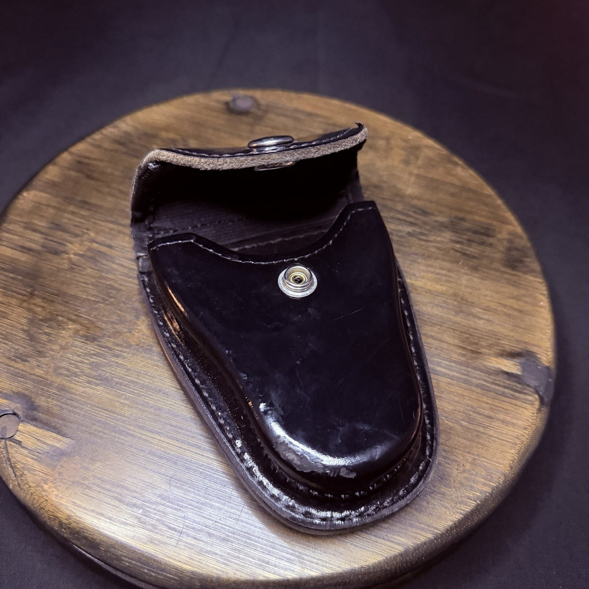 Gould & Goodrich Handuff Case Black High Gloss Leather Nickle Snap H80