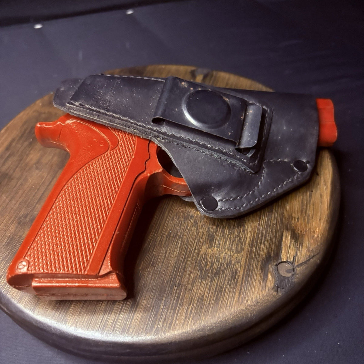 Aetco Pistol Holster Size Universal Leather RH & LH Concealment IWB
