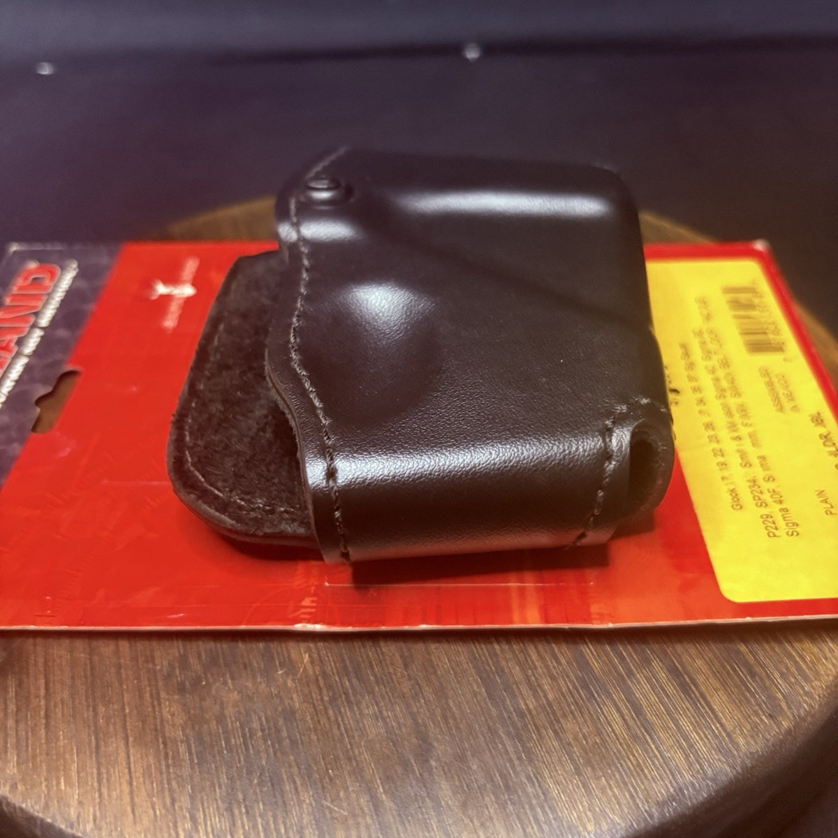 Safariland 573 GLOCK 17 / 22 Magazine & Handcuff Pouch Open Top Paddle