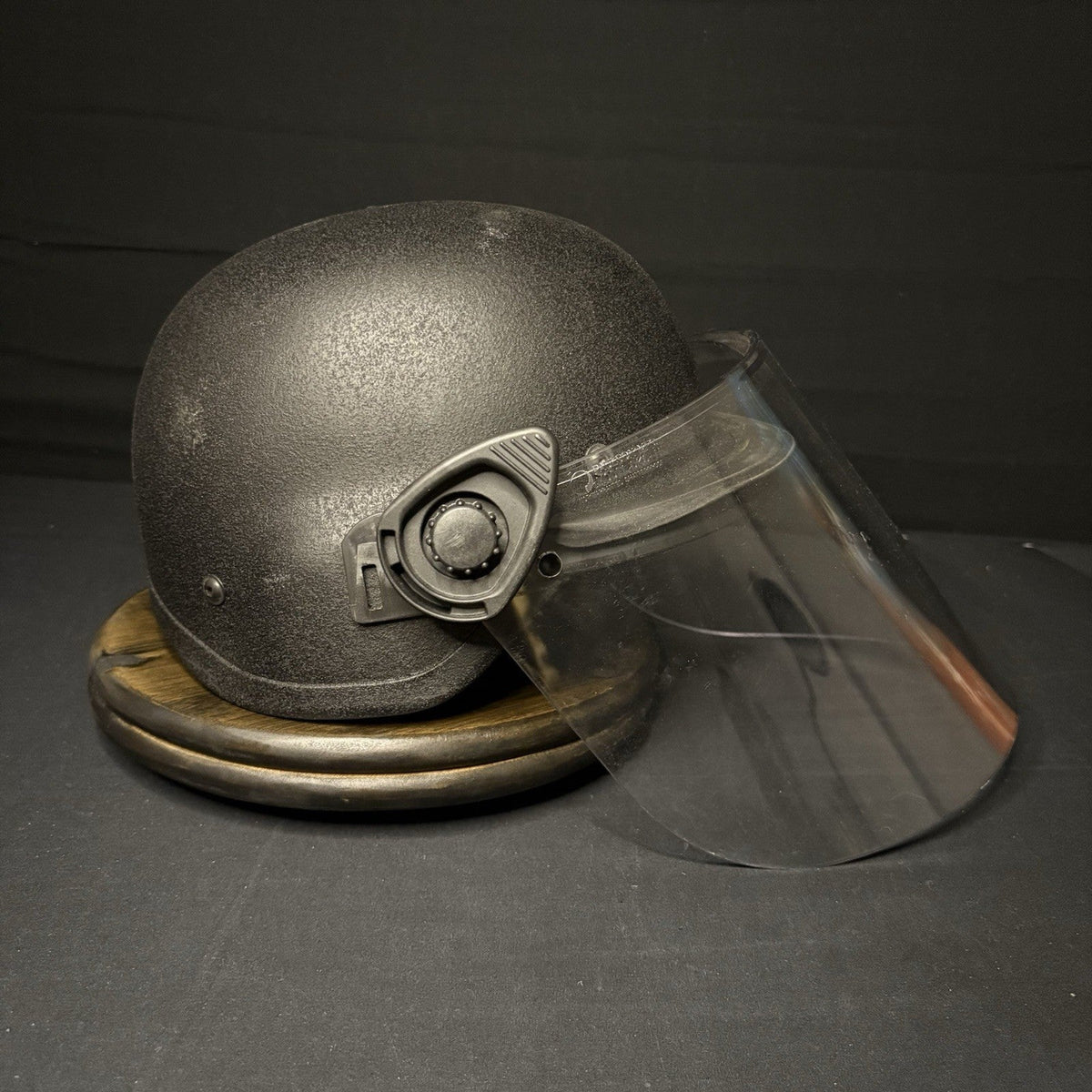 Protech Ballistic 3A(IIIA) Helmet Removable Face Shield Size Medium Bullet Proof