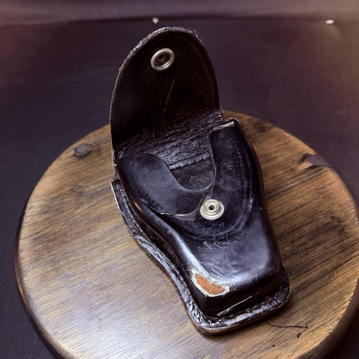 Gould & Goodrich Handuff Case Black High Gloss Leather Nickle Snap C303