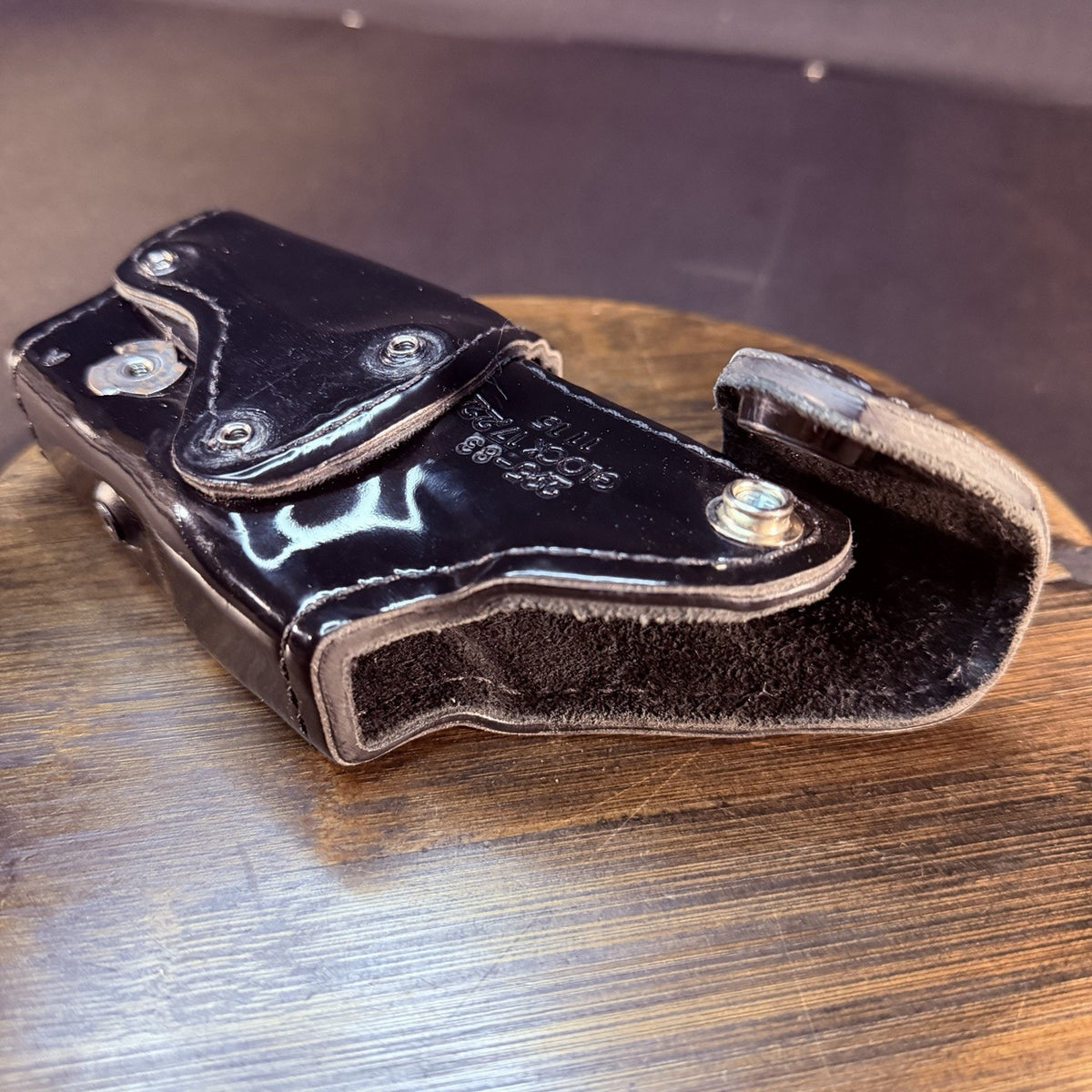 Safariland 295 Duty Holster Size Glock 17/22/31 High Gloss Leather Level II RH
