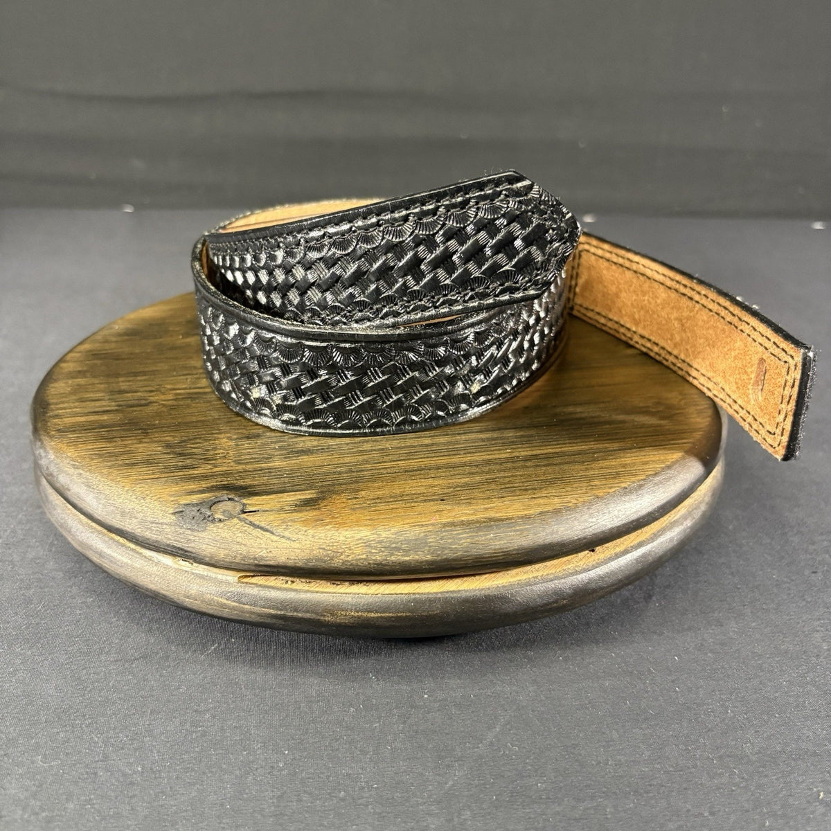DutyMan Leather Duty Belt ( 1321 ) Size: 32, Black Basket Weave Buckle-less Belt