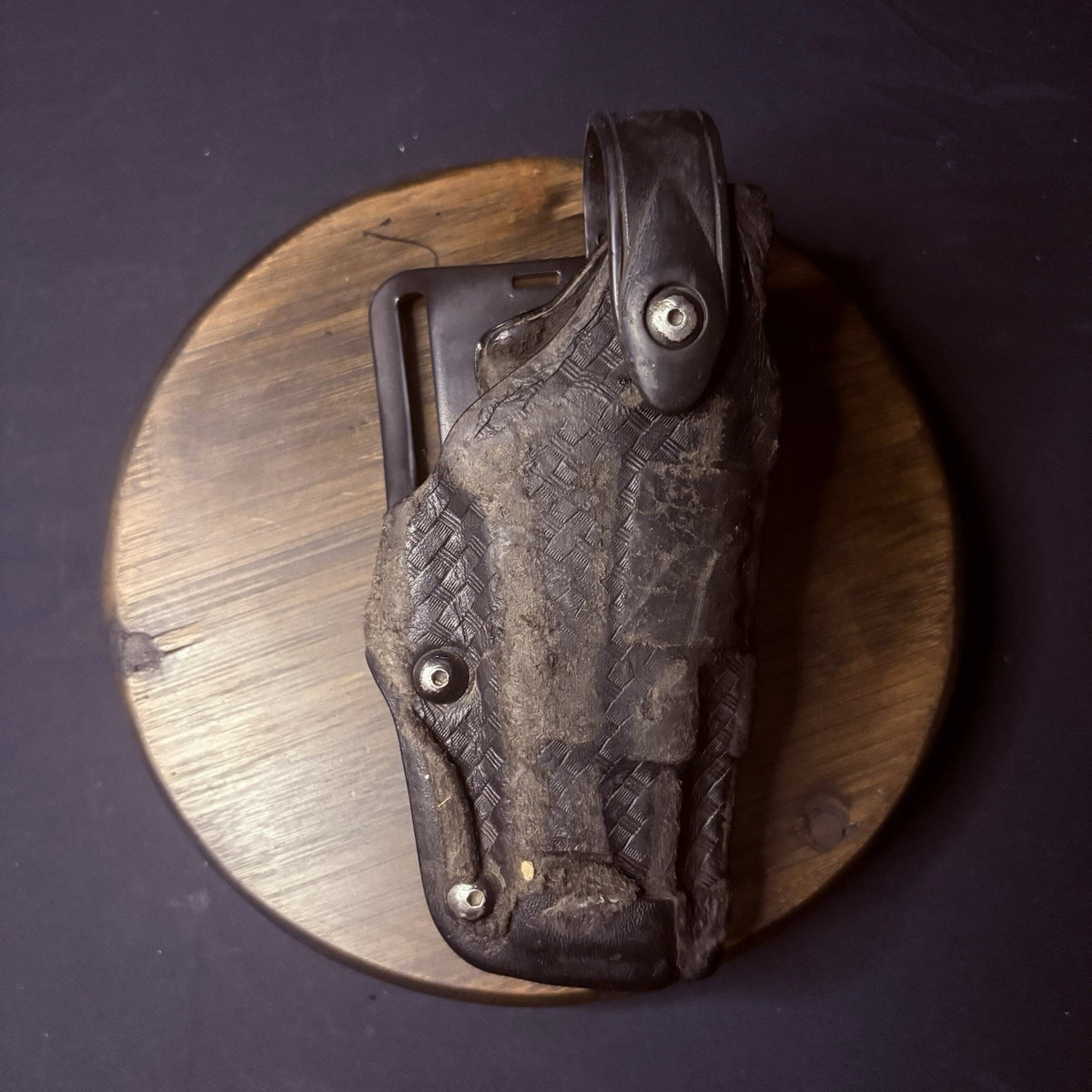 Safariland Glock 17/22 Duty Holster Right Hand Basketweave
