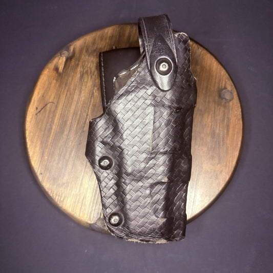 Safariland Glock 17/22 Duty Holster Right Hand Basketweave Locking Latch 6270-83