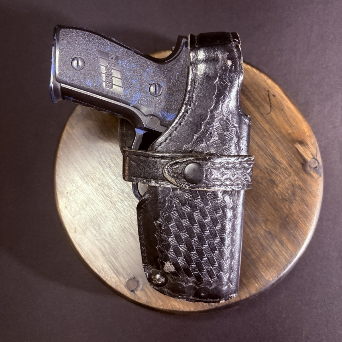 Safariland SIG P-226 Duty Holster w/ Retention Snap Strap Basketweave Leather