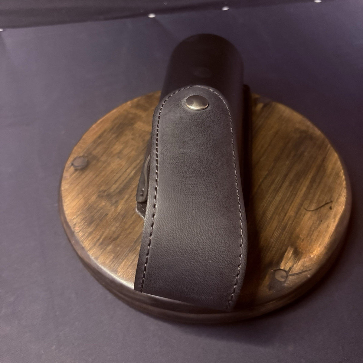 Safariland MK9 Mace Holder 38-6-2 Plain Black Leather Chrome Snap 2.25 Belt Loop