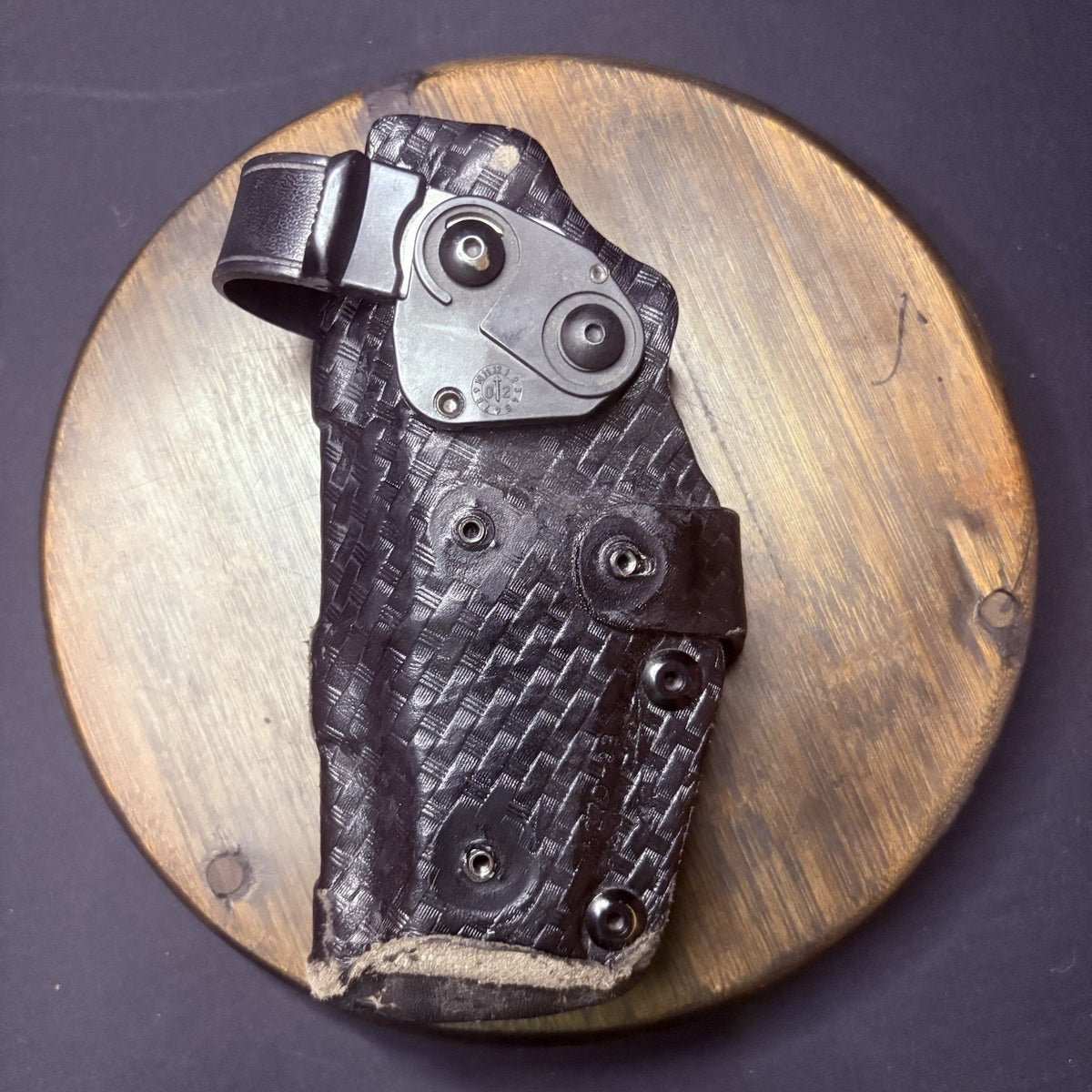 Safariland Glock 17/22 Duty Holster Right Hand Basketweave With Out Belt Loop