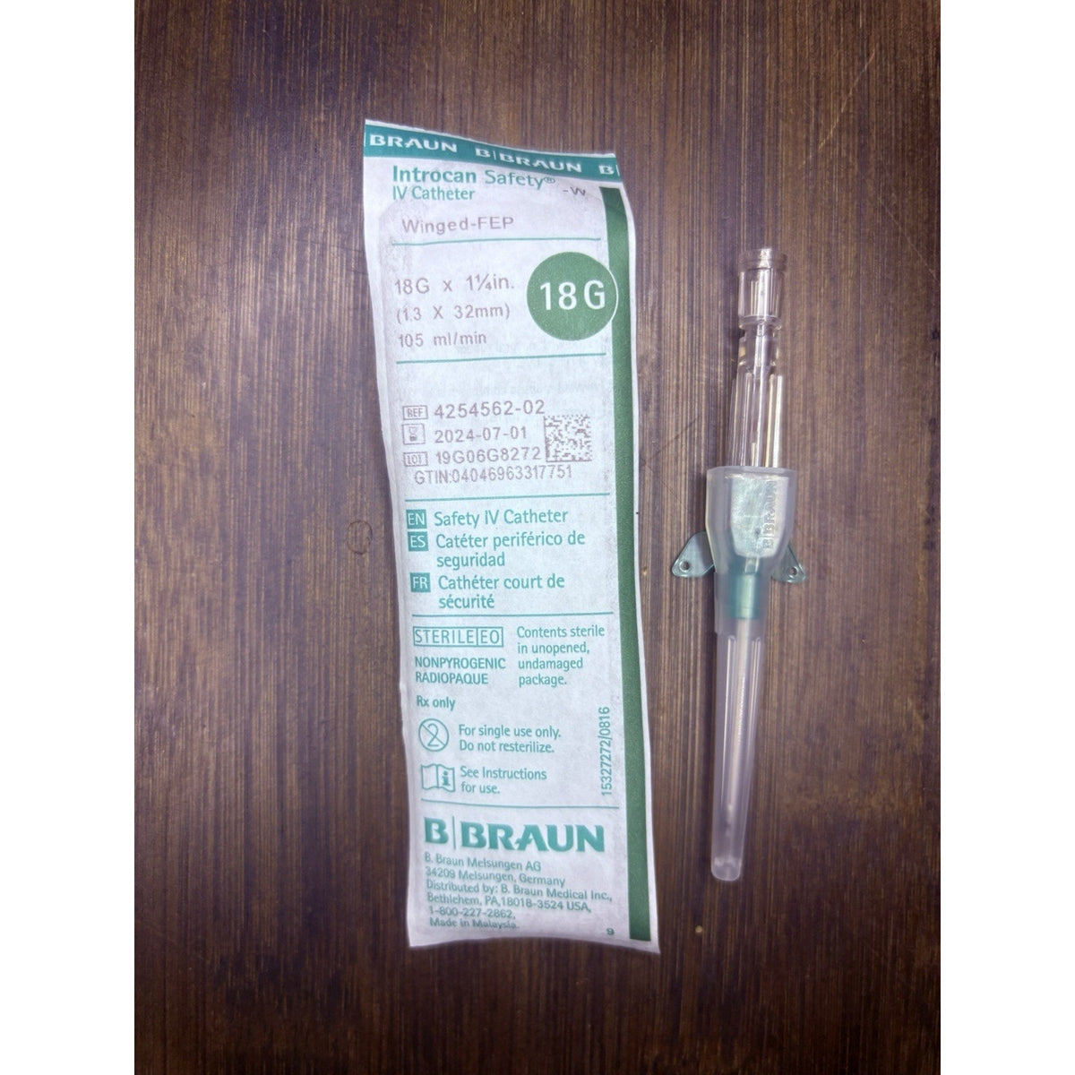 25PC Veterinary Introcan Saftey Winged FEP IV Catheter 18G x 1 1/4